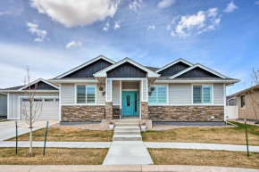 Lovely Cheyenne Home with Fireplace and Grill!